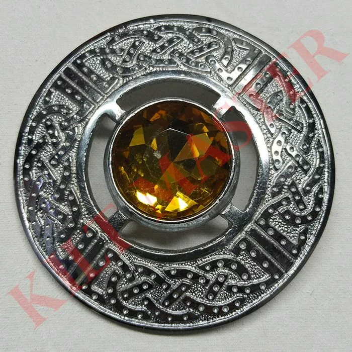 Yellow Stone Kilt Fly Plaid Brooch - Silver Elegance
